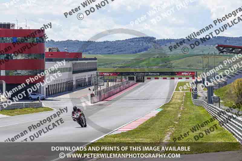 cadwell no limits trackday;cadwell park;cadwell park photographs;cadwell trackday photographs;enduro digital images;event digital images;eventdigitalimages;navarra;no limits trackdays;peter wileman photography;racing digital images;trackday digital images;trackday photos